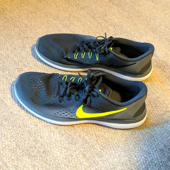 Nike men's  Flex 2017 RuN Cool Grey Volt yellow 898457-007 size 12 - Picture 1 of 8